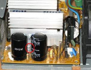 Заменяем резистор на 0.47 Ом для установки тока ограничения на уровне 8...10А.